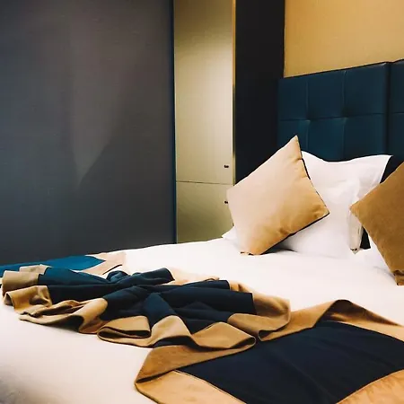Trianon Gare De Lyon Hotel