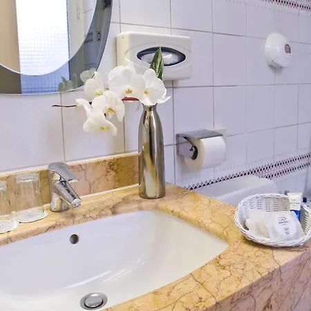 Trianon Gare De Lyon