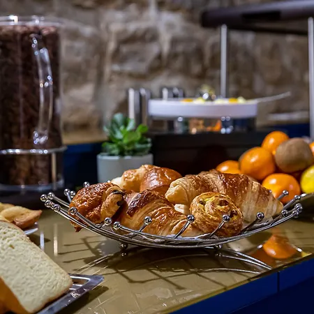 Trianon Gare De Lyon