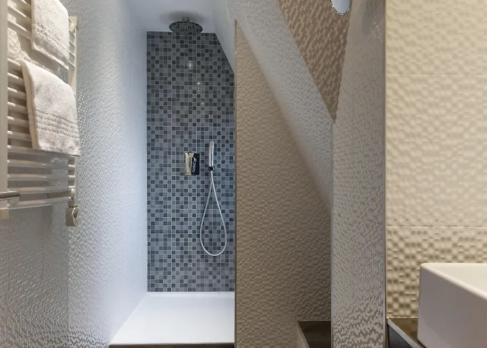 Hotel Trianon Gare De Lyon 3*