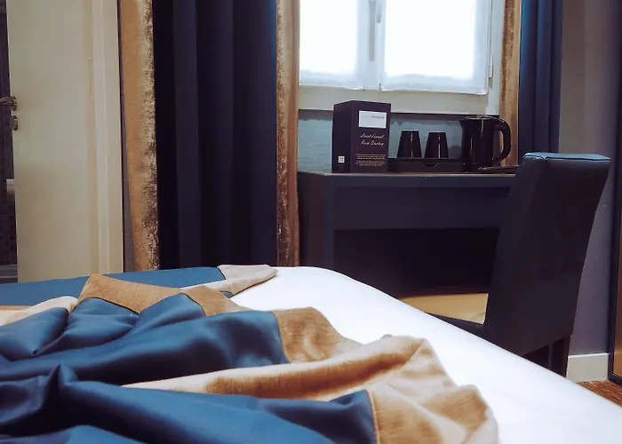 Hotel Trianon Gare De Lyon 3*