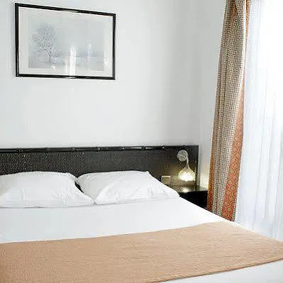 トリアノン ガール ド リヨン 3* パリ