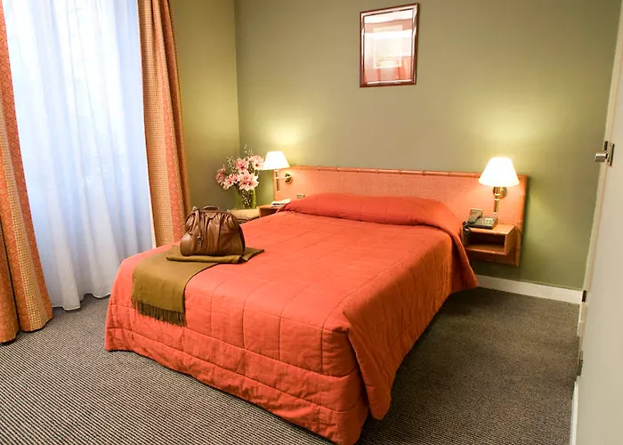 Trianon Gare De Lyon Otel